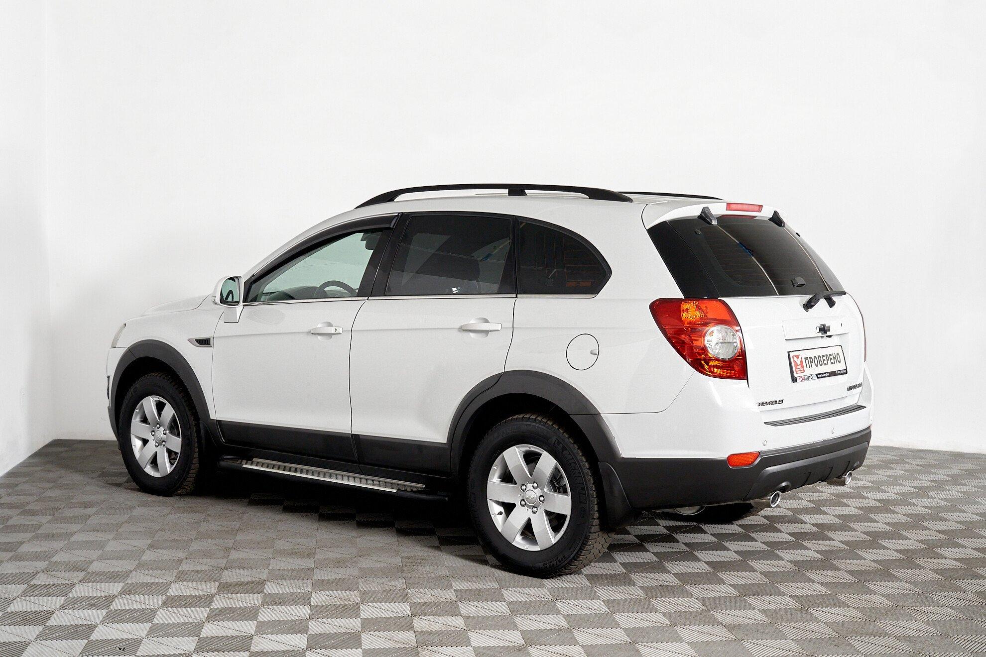 Chevrolet Captiva 2013, белый