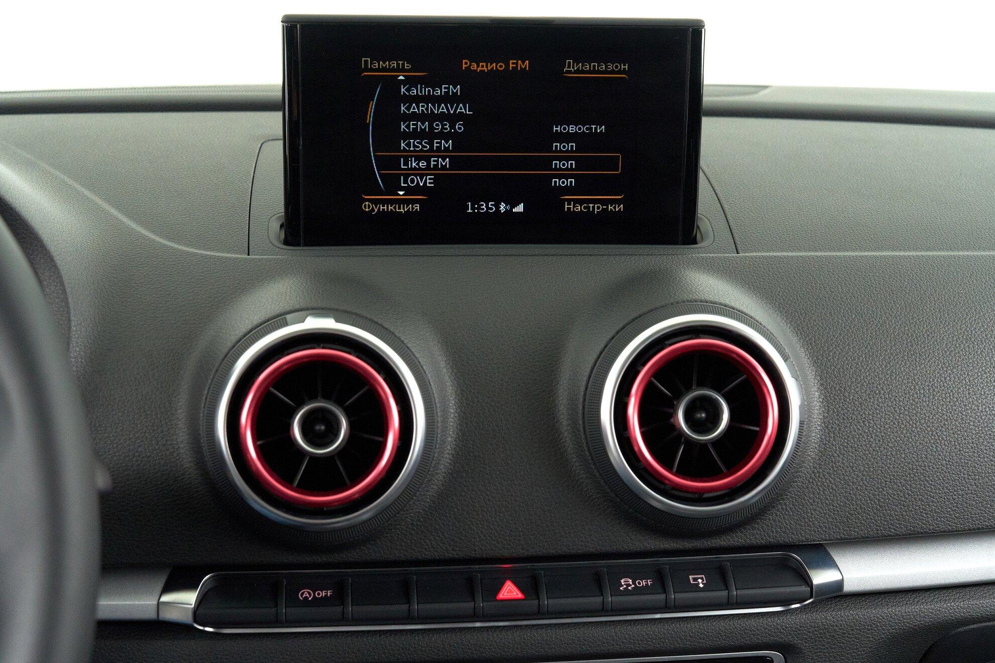 Audi A3 2016, белый