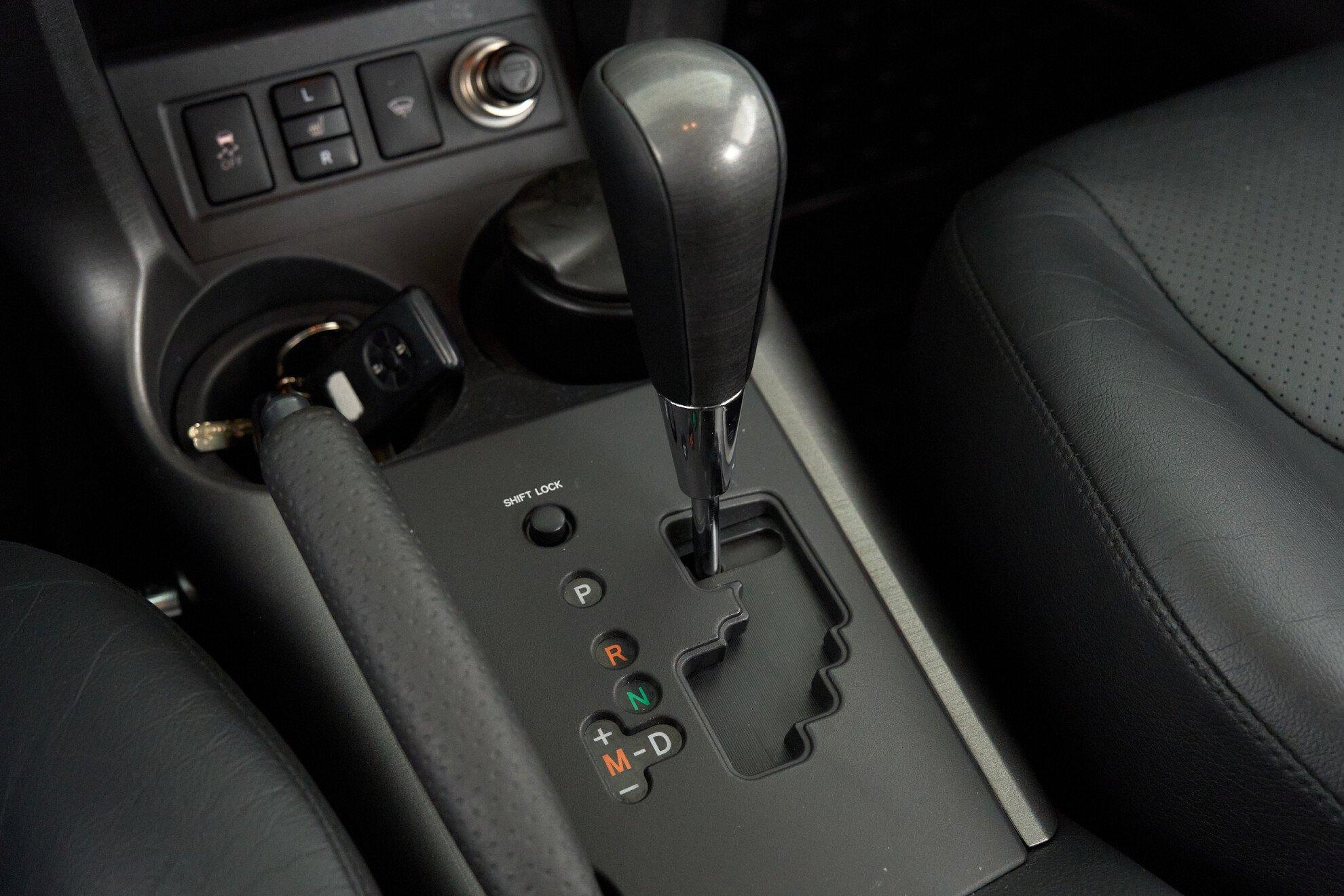 Toyota RAV4 2010, черный