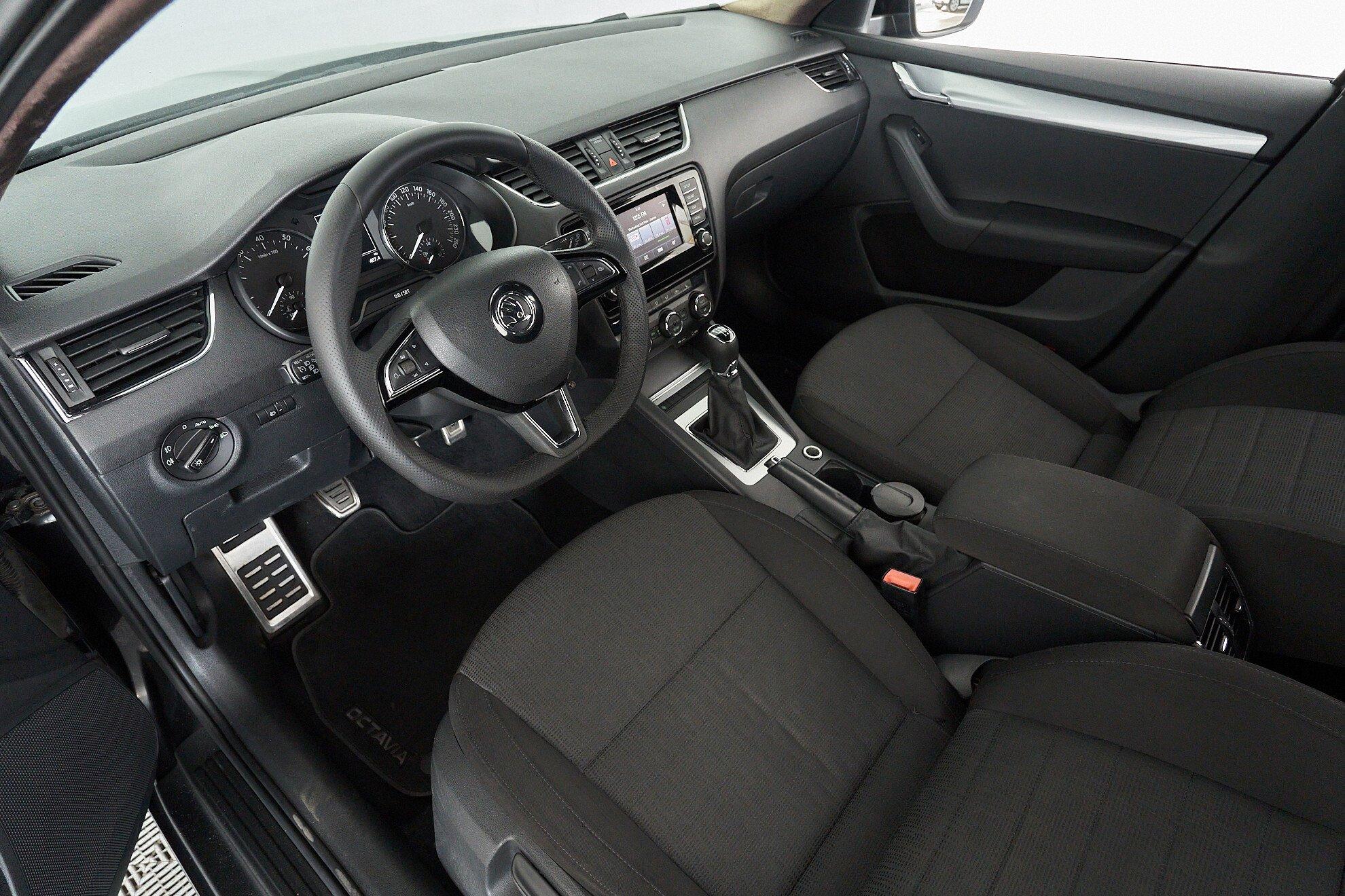 Skoda Octavia 2014, черный