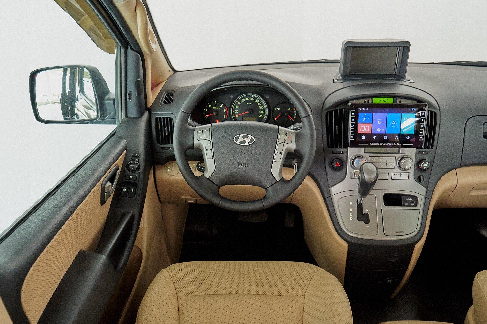 Hyundai Grand Starex 2012, черный