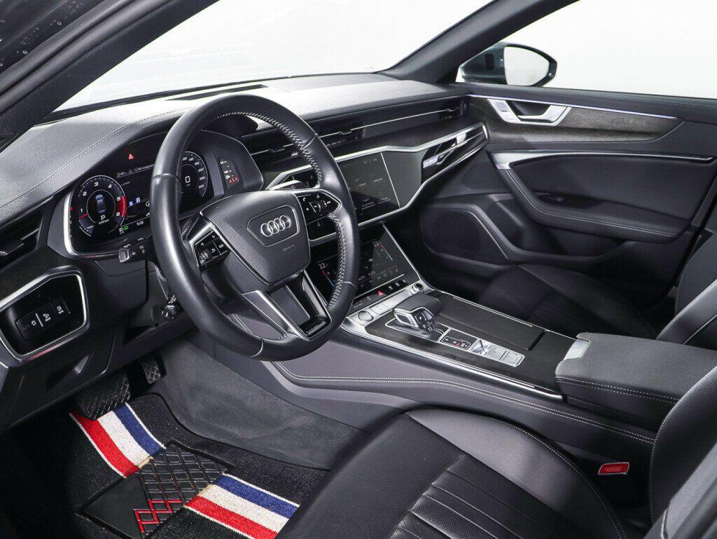 Audi A6 2020, серый
