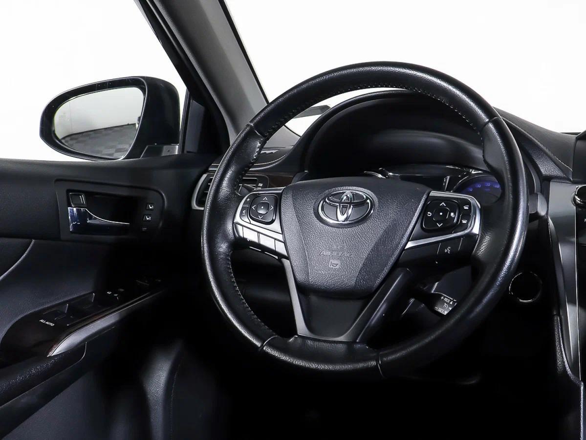 Toyota Camry 2017, черный