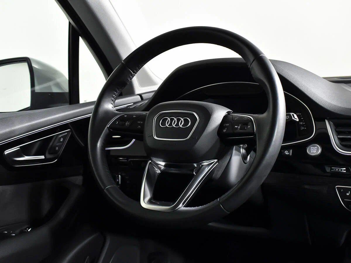 Audi Q7 2017, белый