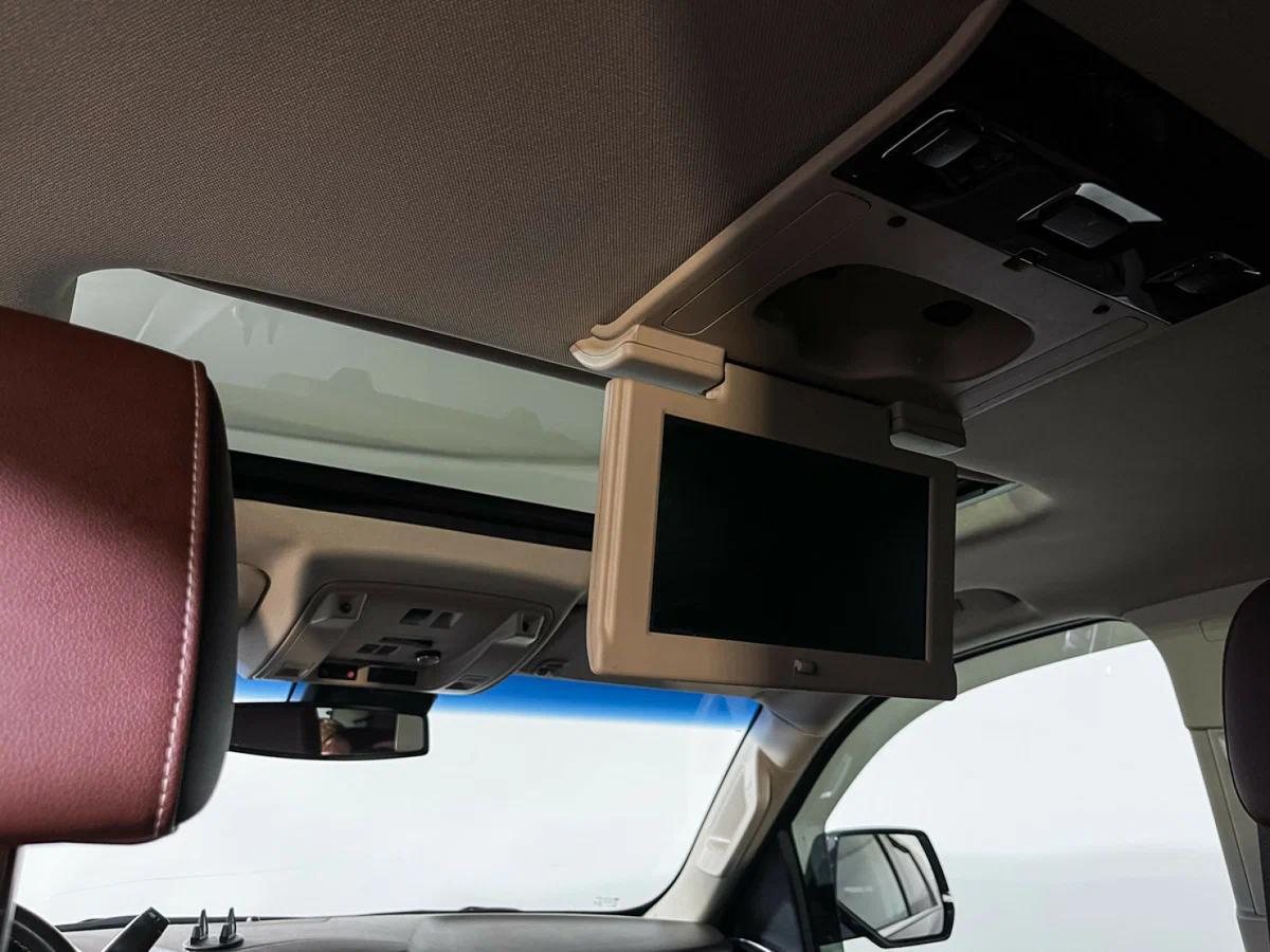 Chevrolet Tahoe 2017, черный