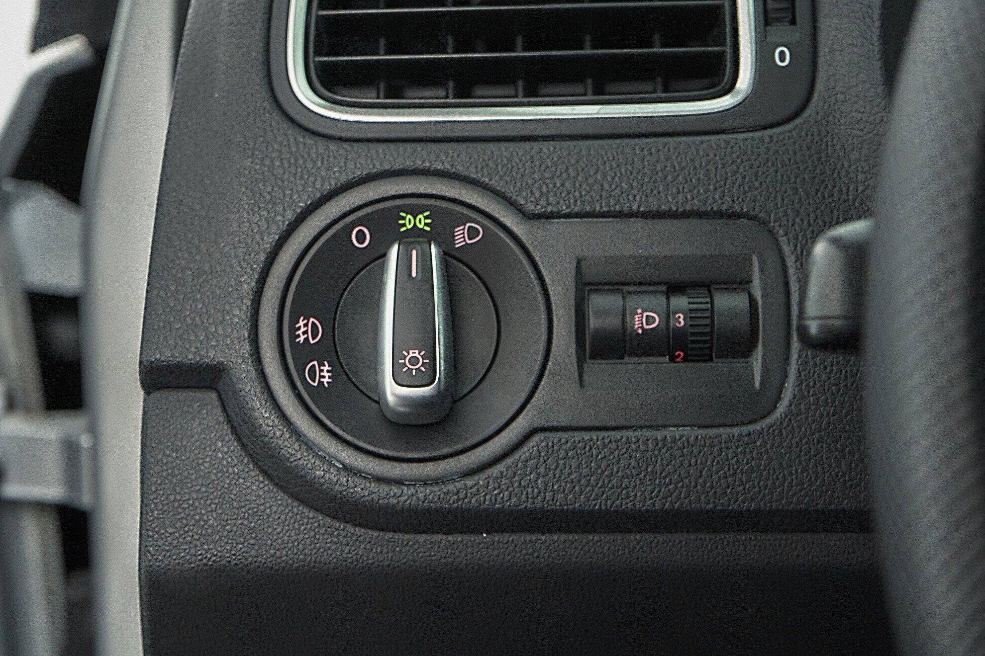 Volkswagen Polo 2019, серебряный