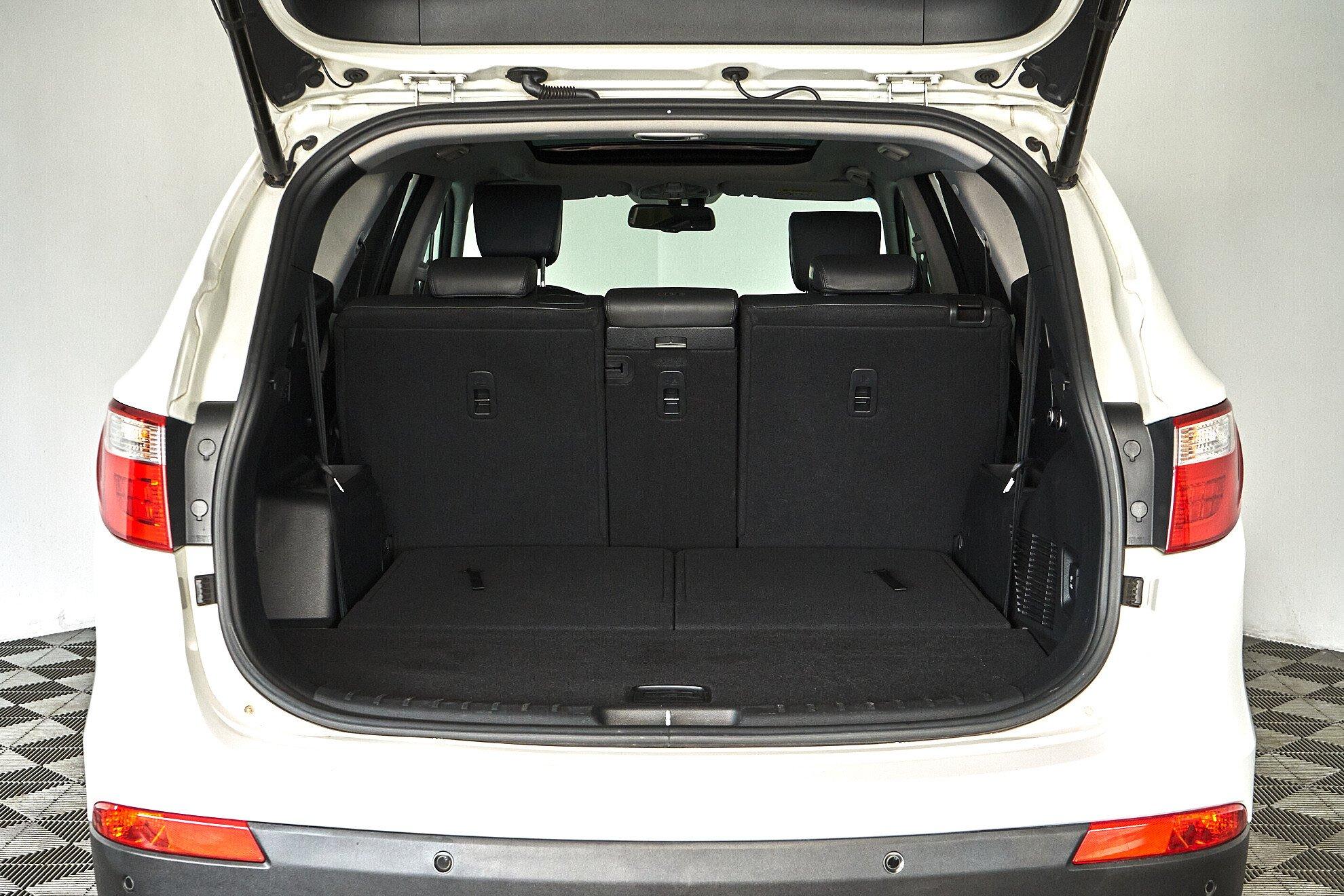 Hyundai Santa Fe 2015, белый
