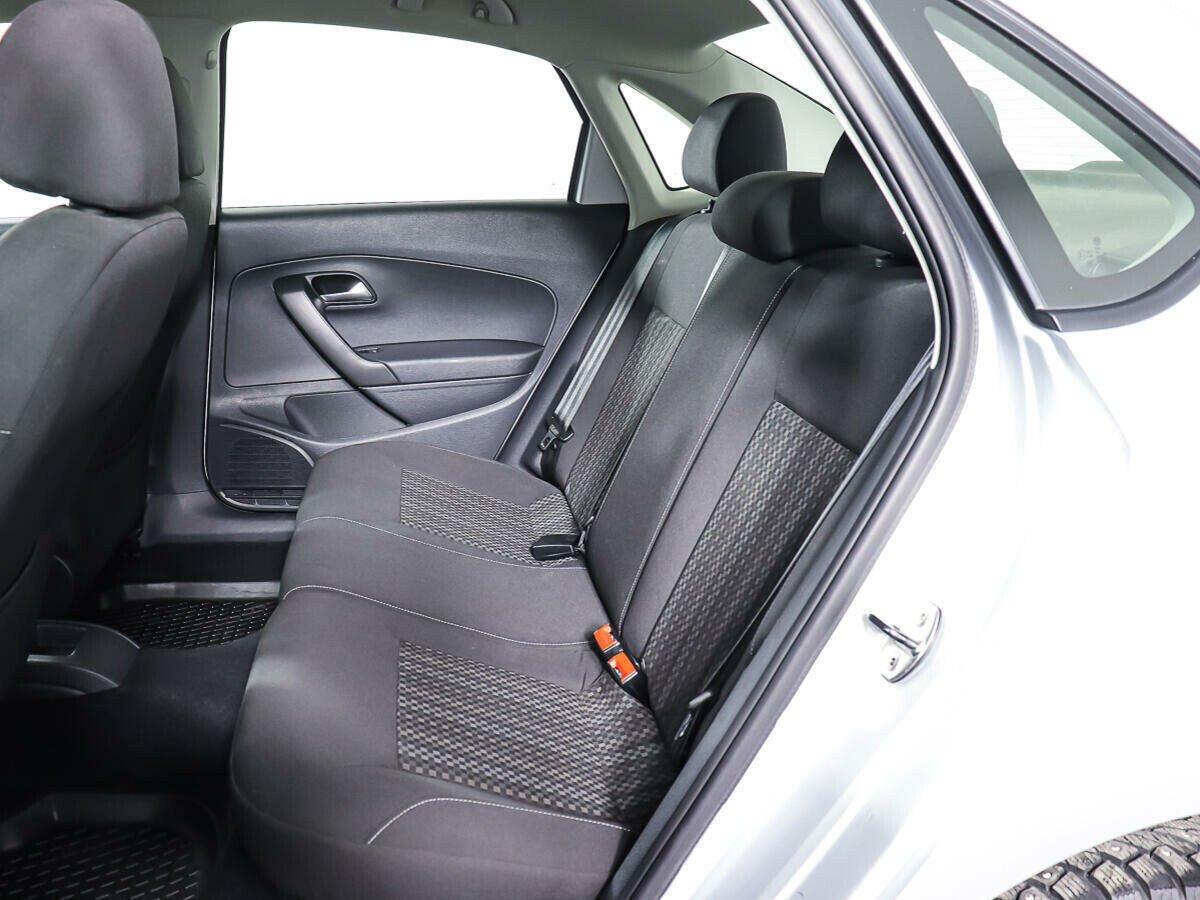 Volkswagen Polo 2019, серебряный