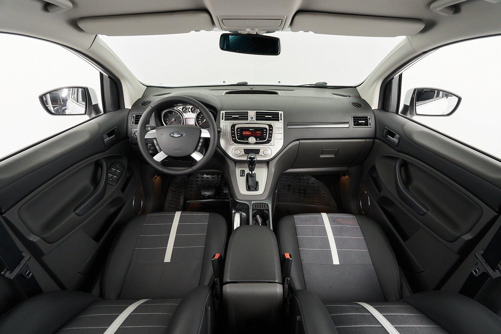 Ford Kuga 2012, белый