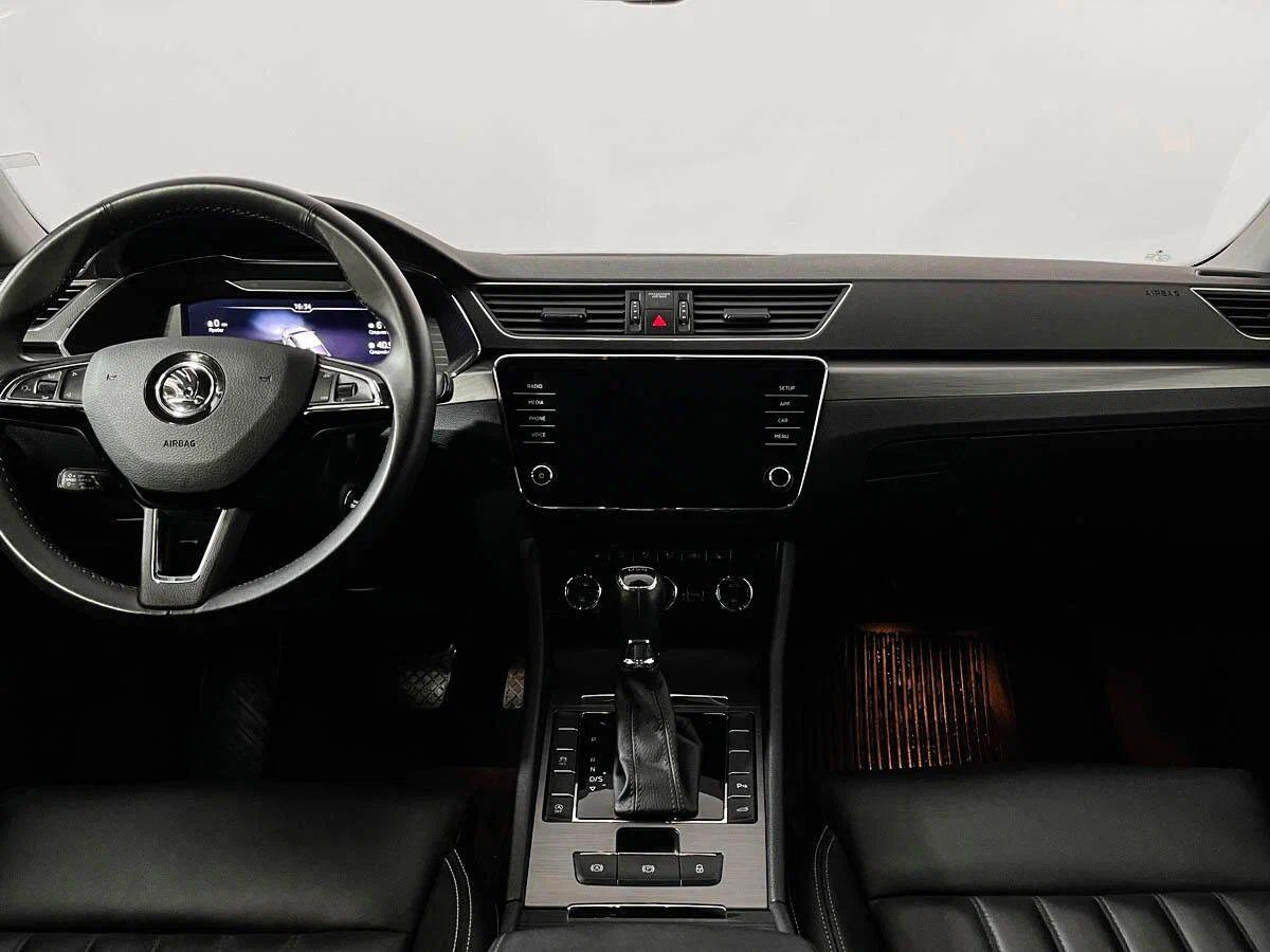 Skoda Superb 2020, серый