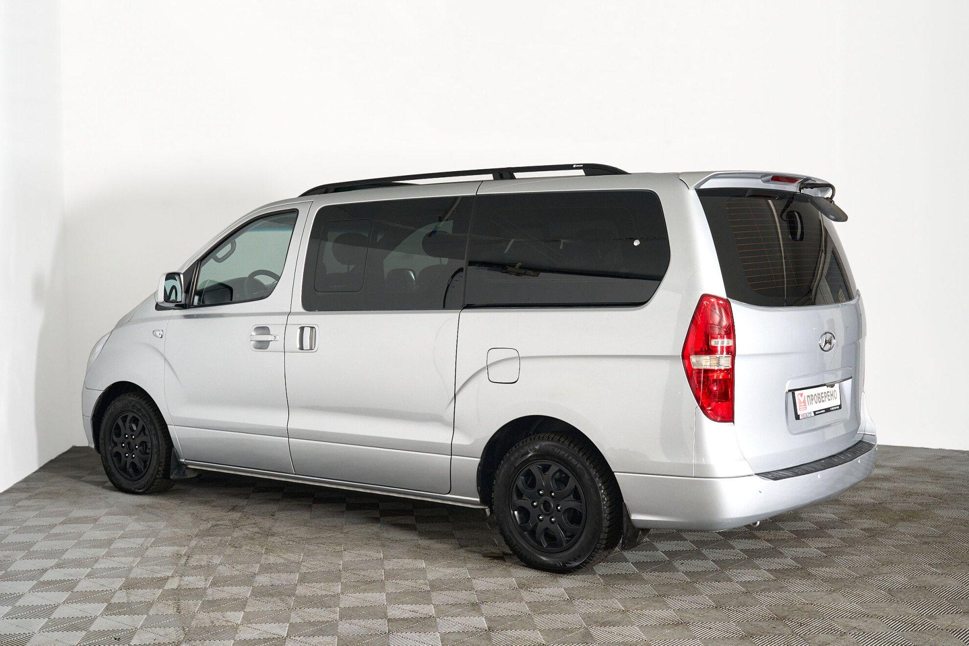 Hyundai Grand Starex 2010, серый
