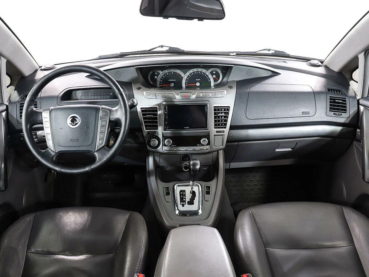 SsangYong Stavic 2018, белый