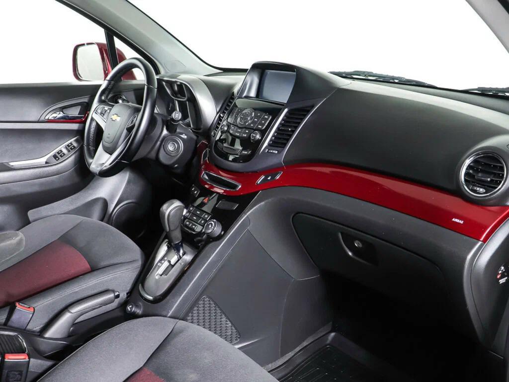 Chevrolet Orlando 2012, красный