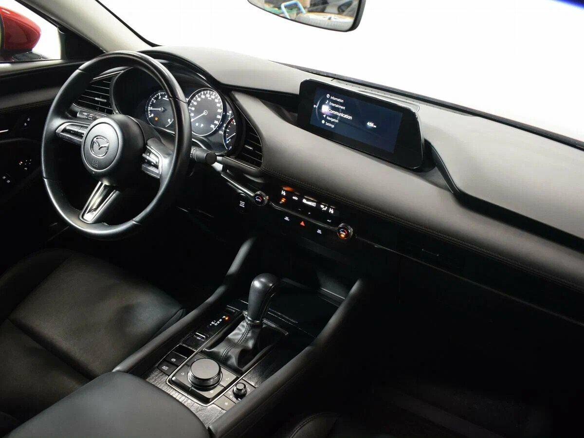 Mazda 3 2019, красный