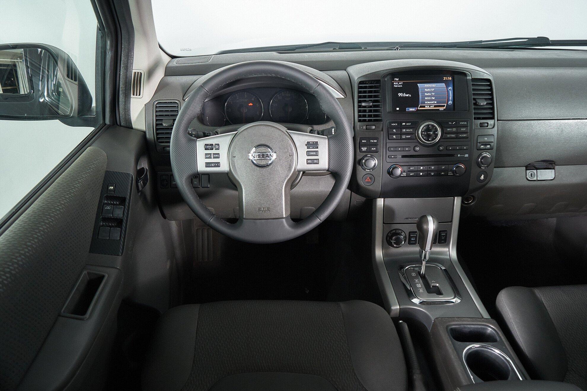 Nissan Pathfinder 2012, черный