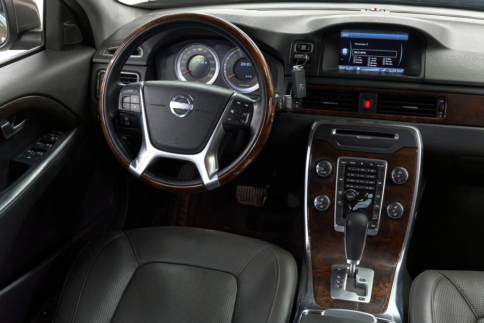 Volvo XC70 2012, коричневый