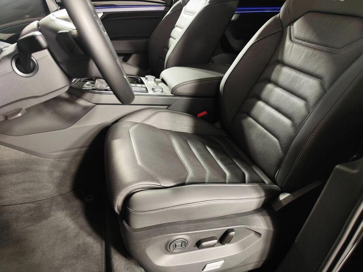 Volkswagen Touareg 2021, черный