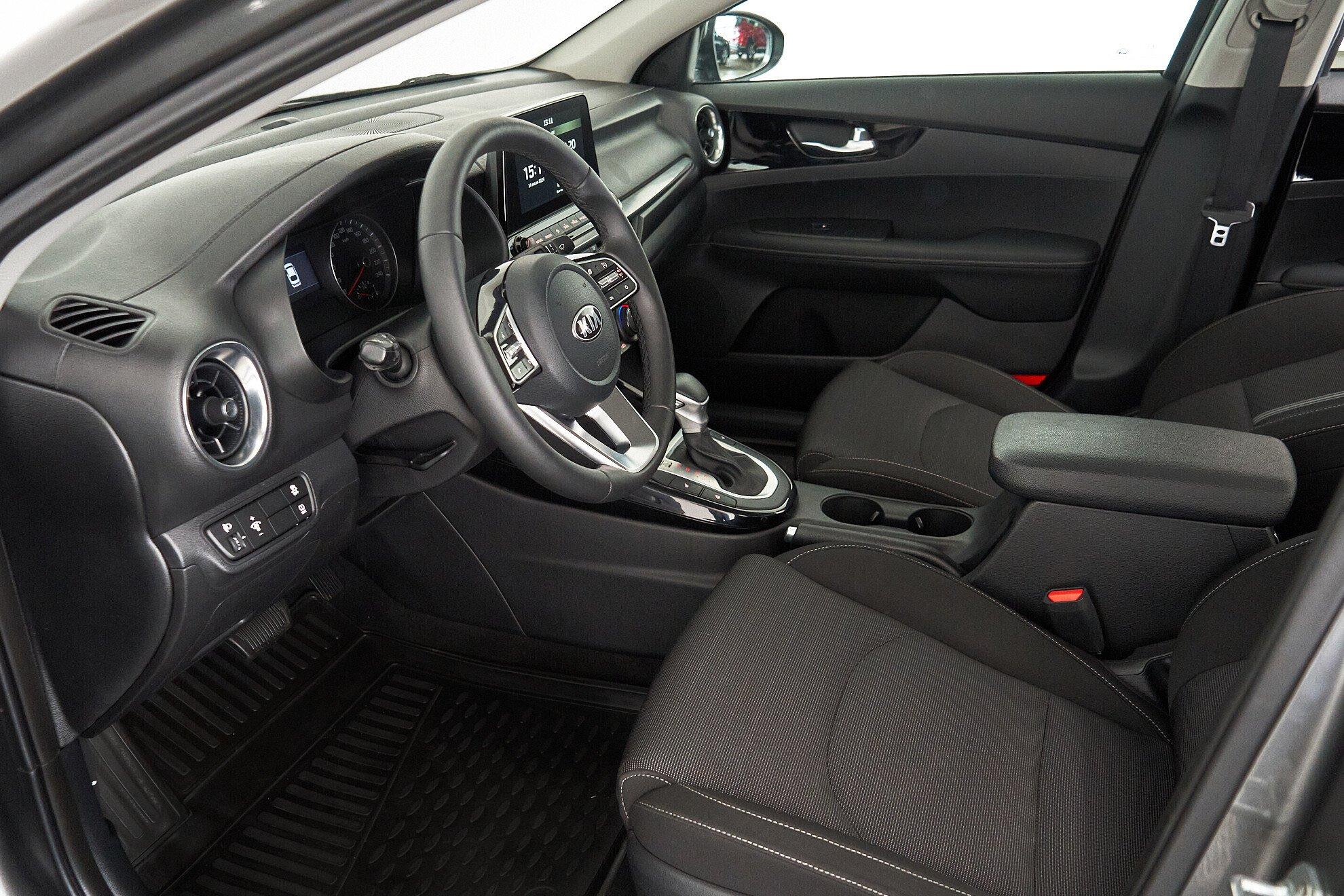 Kia Cerato 2021, серый