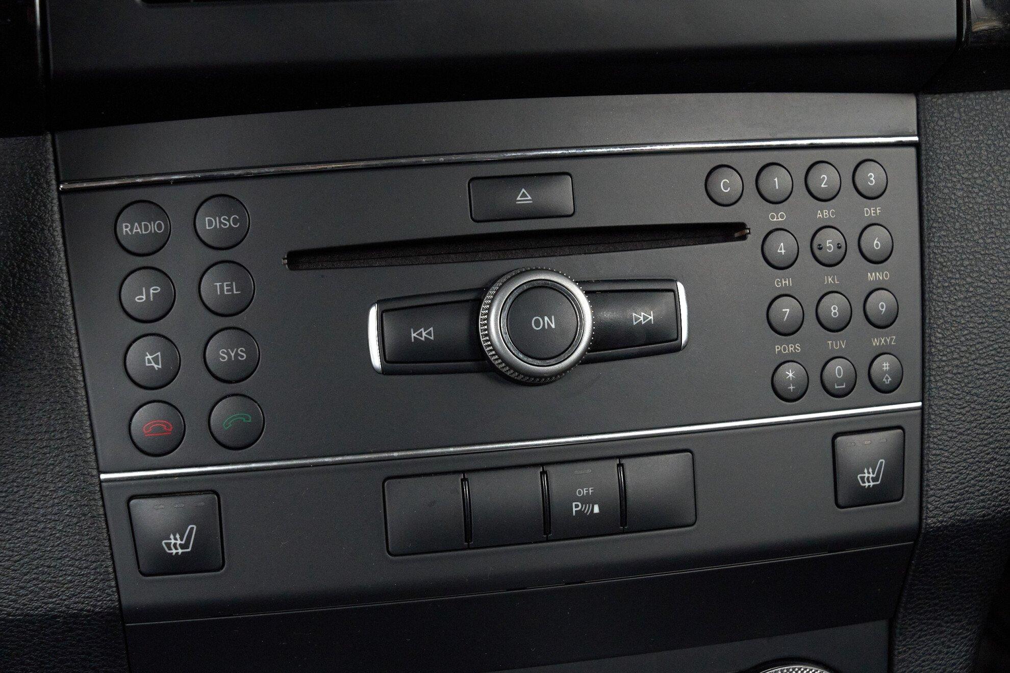 Mercedes-Benz GLK-Класс 2012, белый