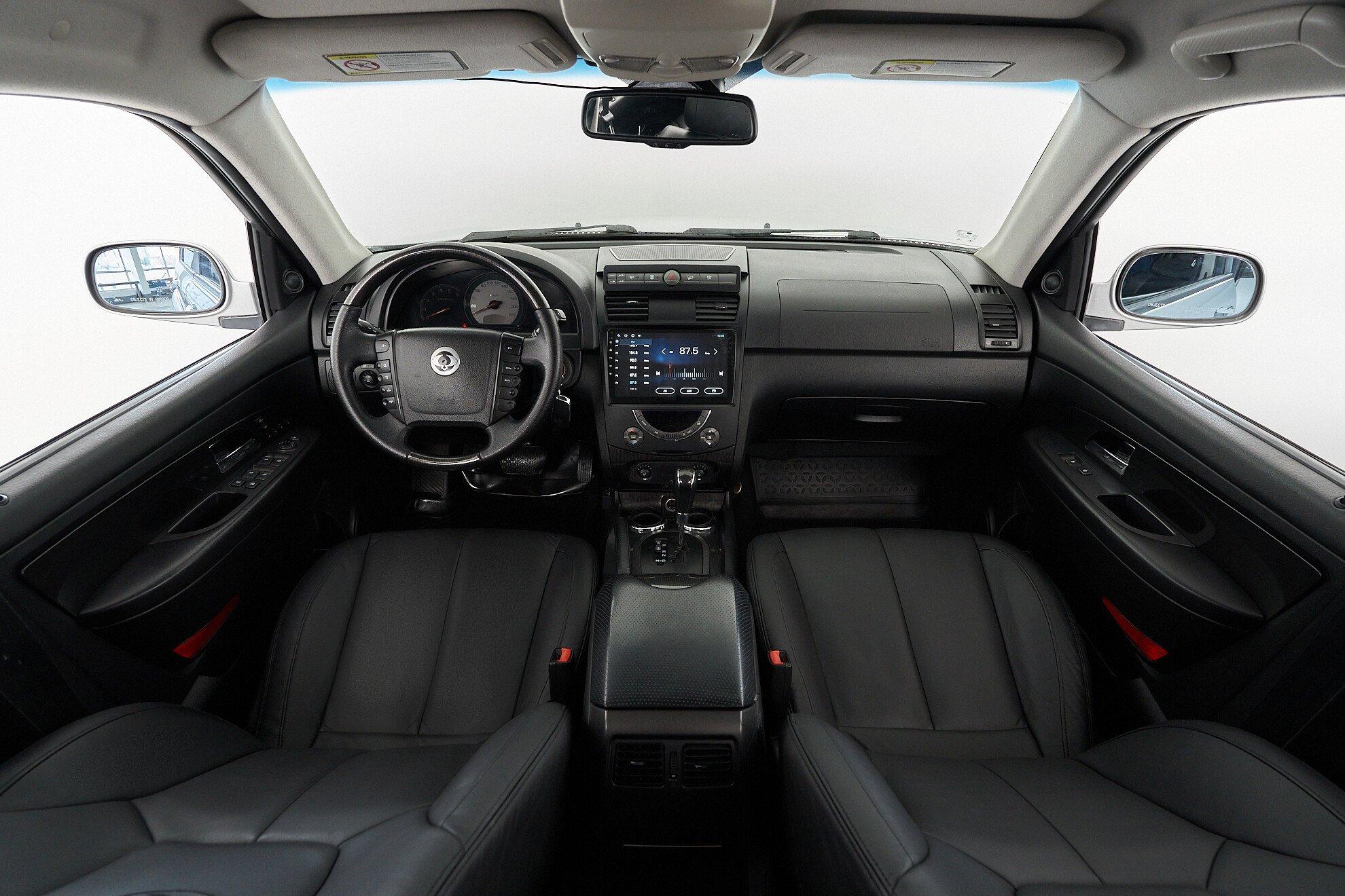 SsangYong Rexton 2011, серебряный