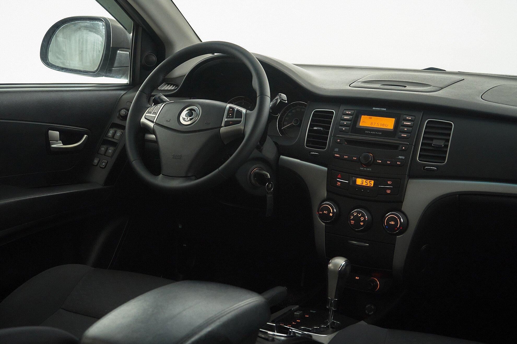 SsangYong Actyon 2013, серый