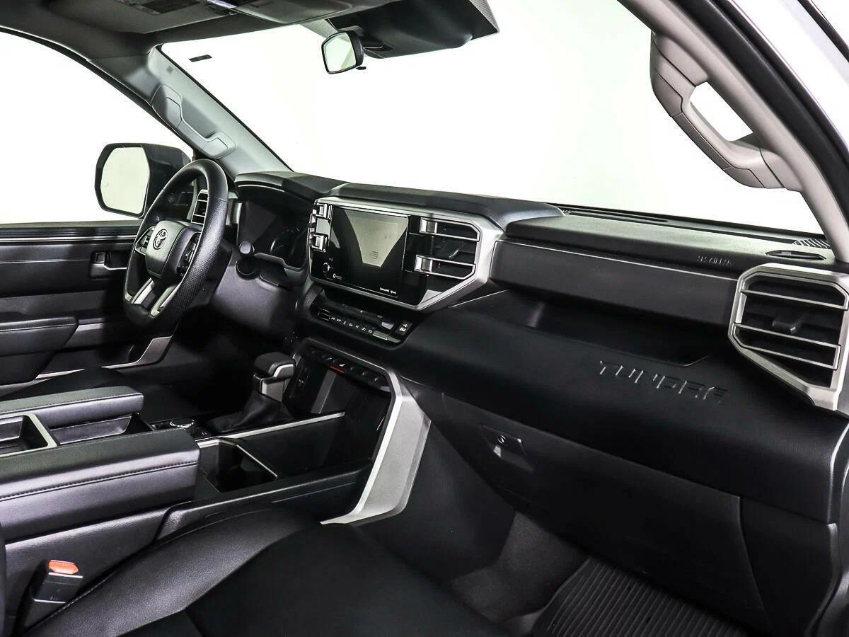 Toyota Tundra 2024, белый