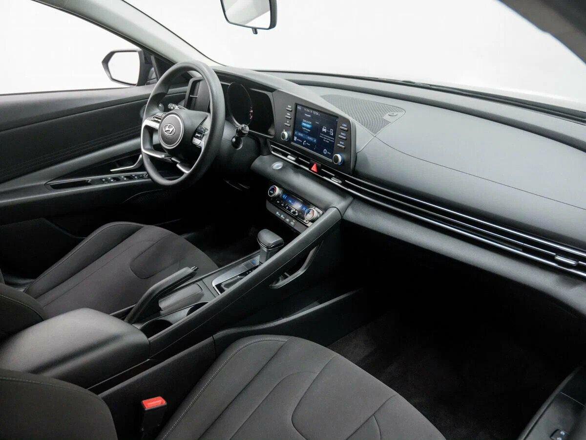 Hyundai Elantra 2022, черный