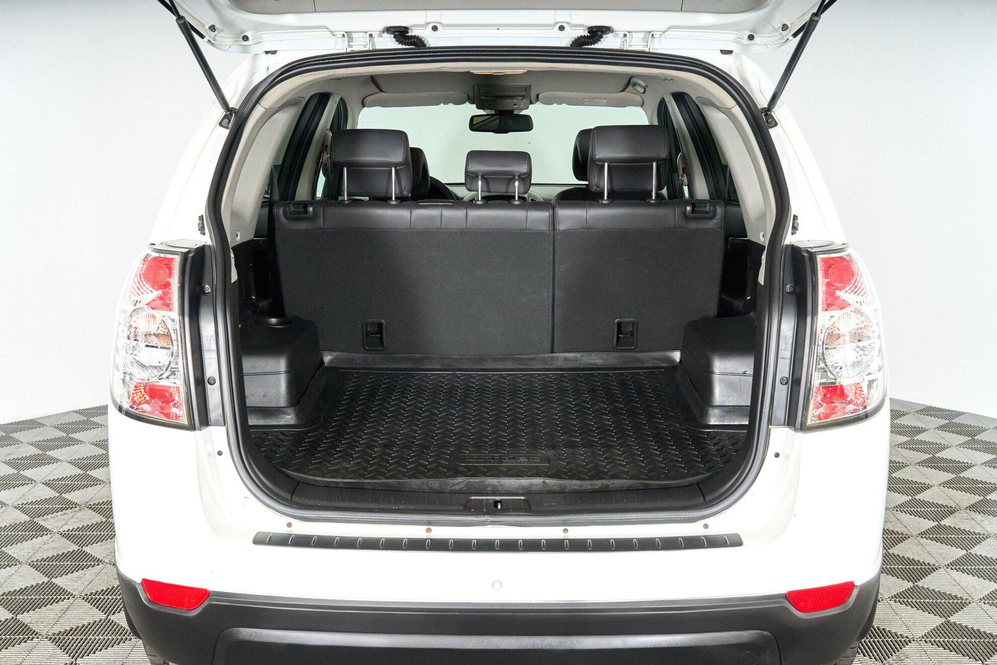 Chevrolet Captiva 2012, белый