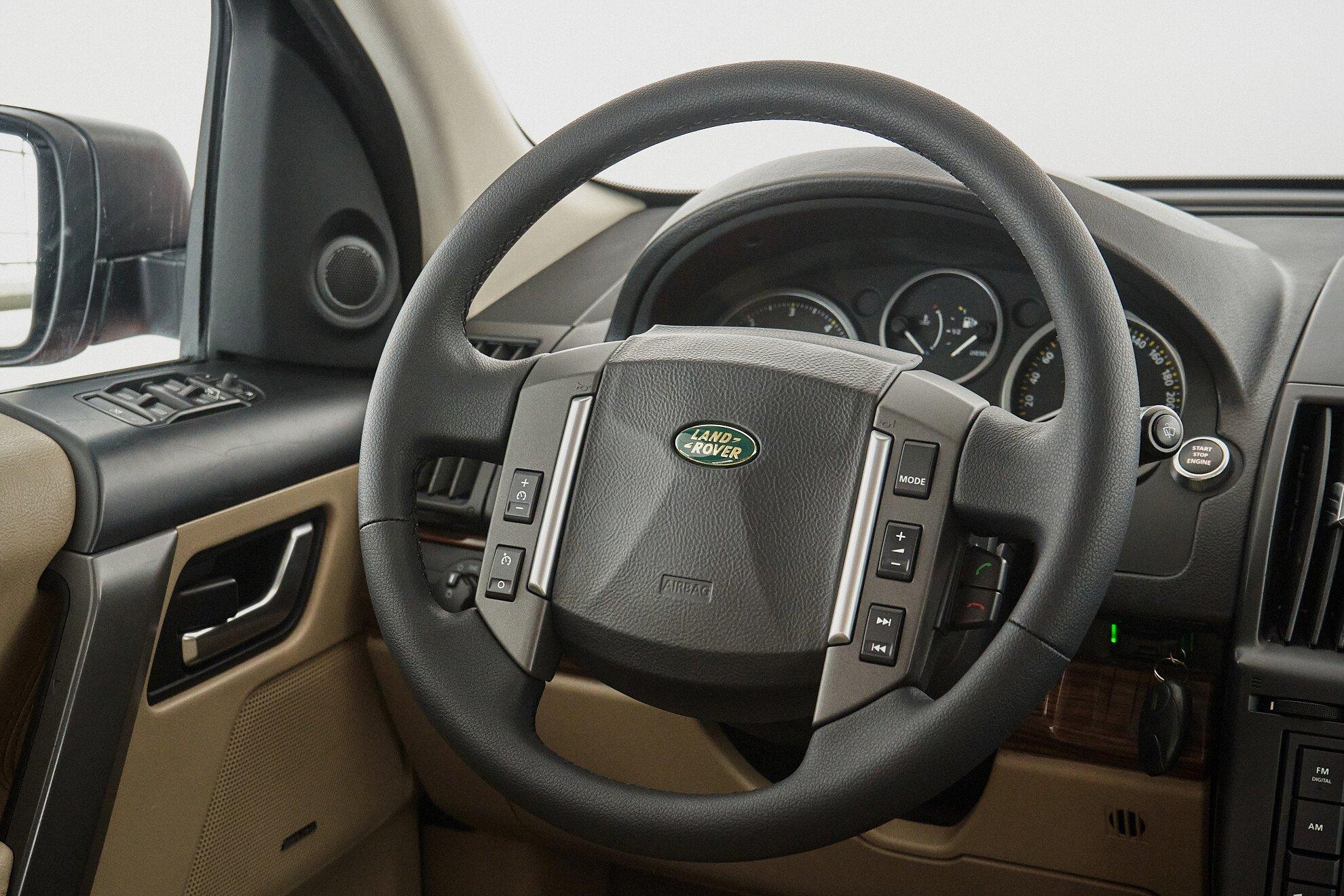 Land Rover Freelander 2009, красный