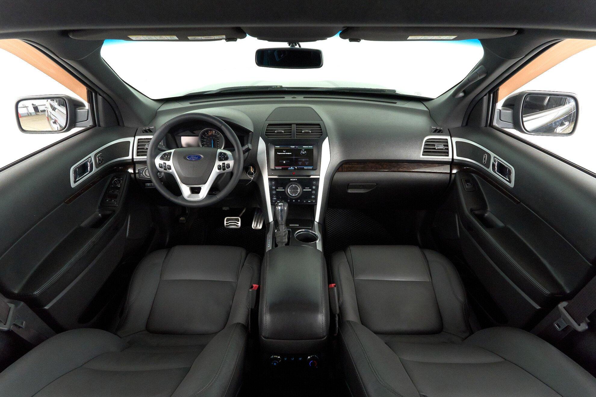 Ford Explorer 2014, черный