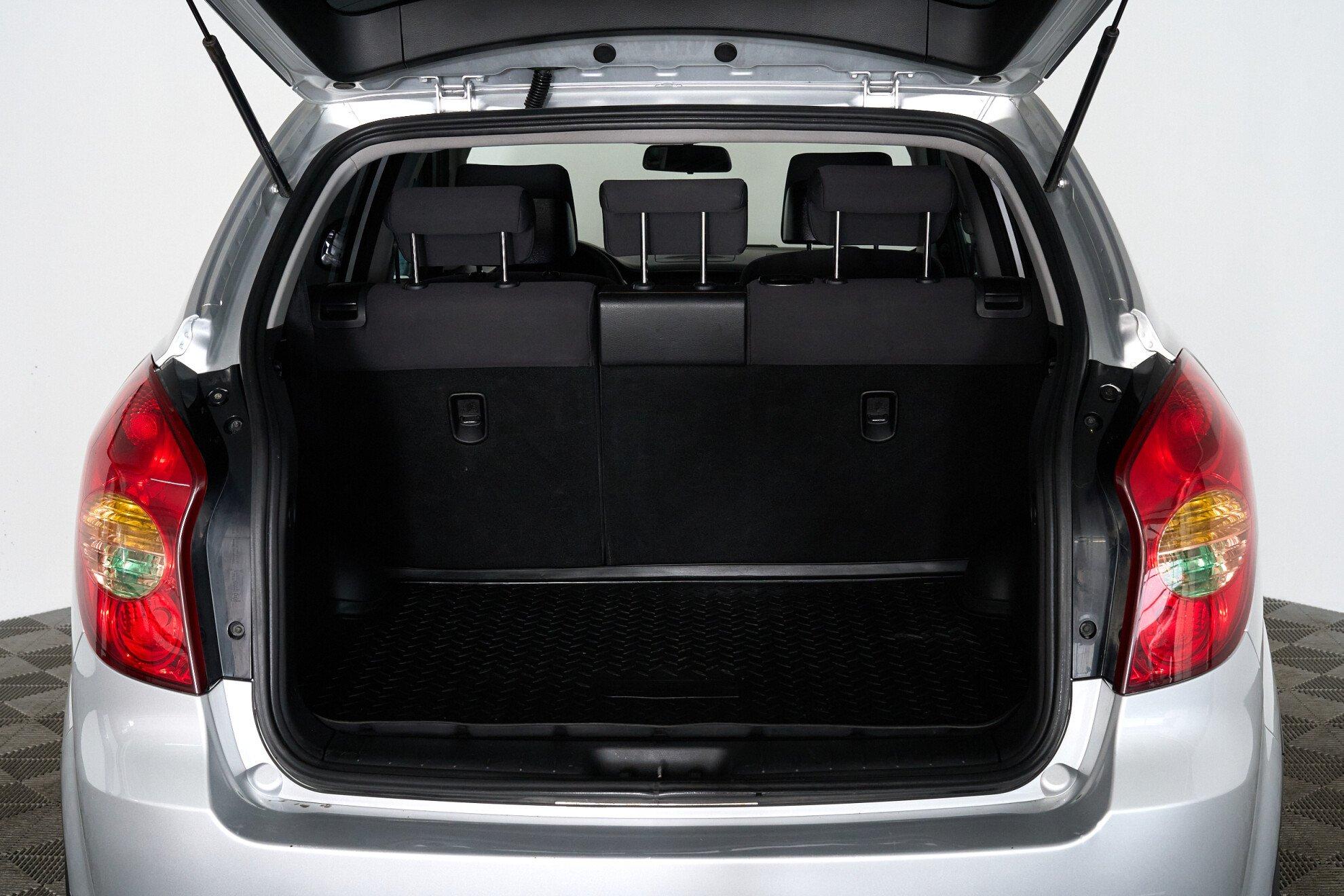 SsangYong Actyon 2012, серебряный