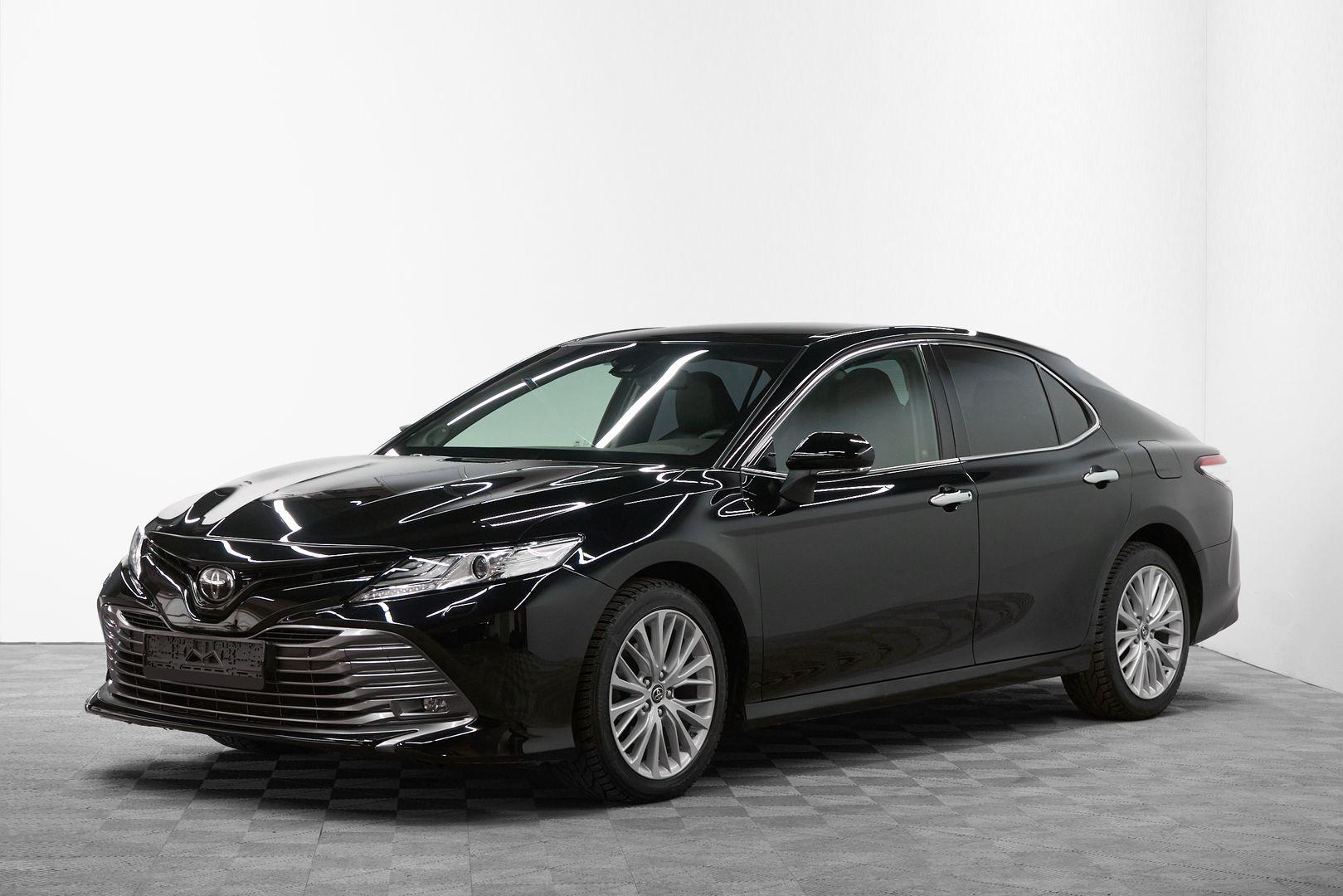 Toyota Camry 2020, черный