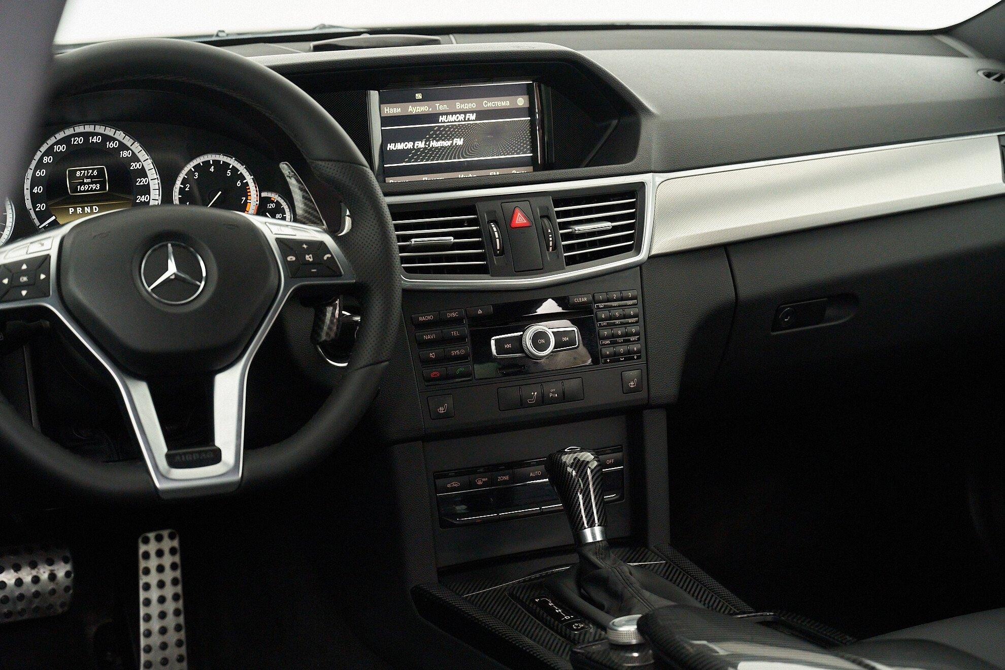 Mercedes-Benz E-Класс 2011, белый
