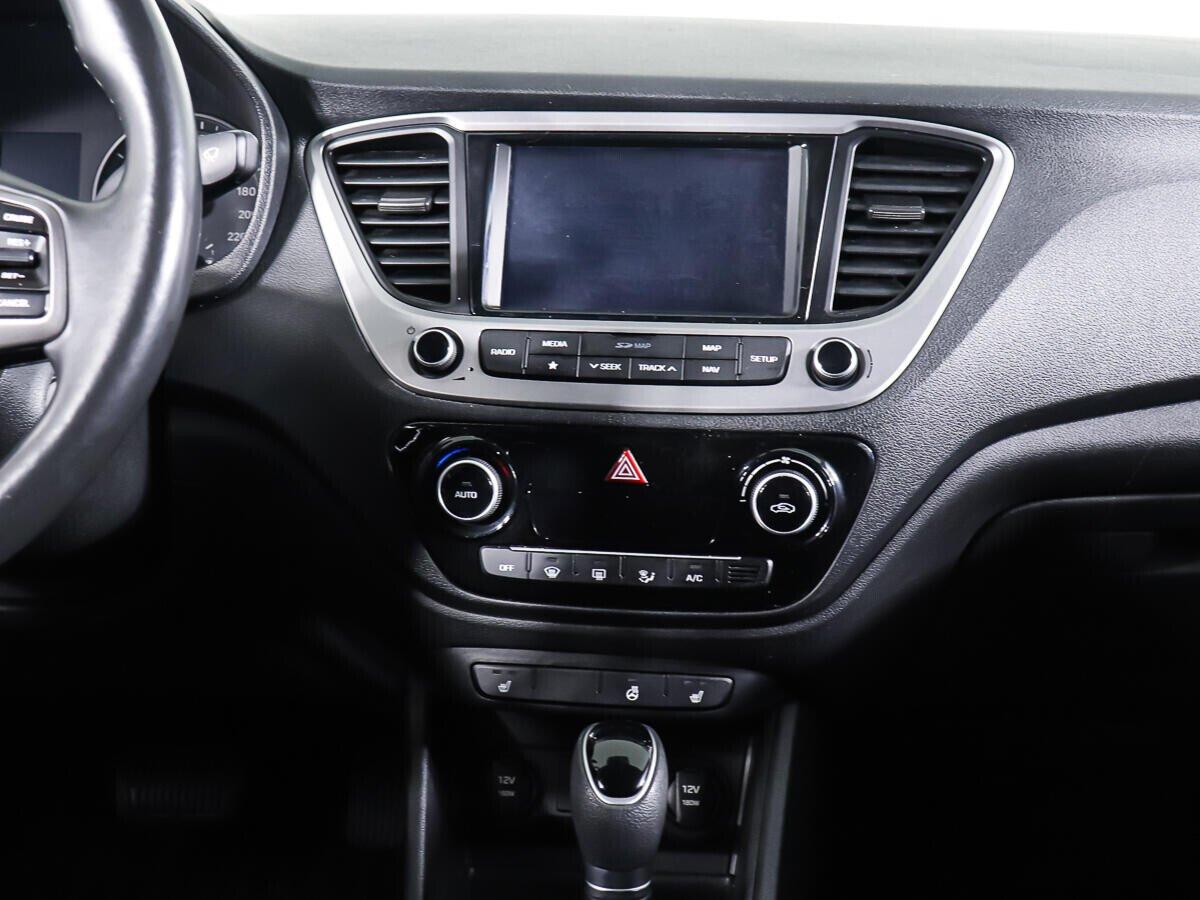 Hyundai Solaris 2020, белый