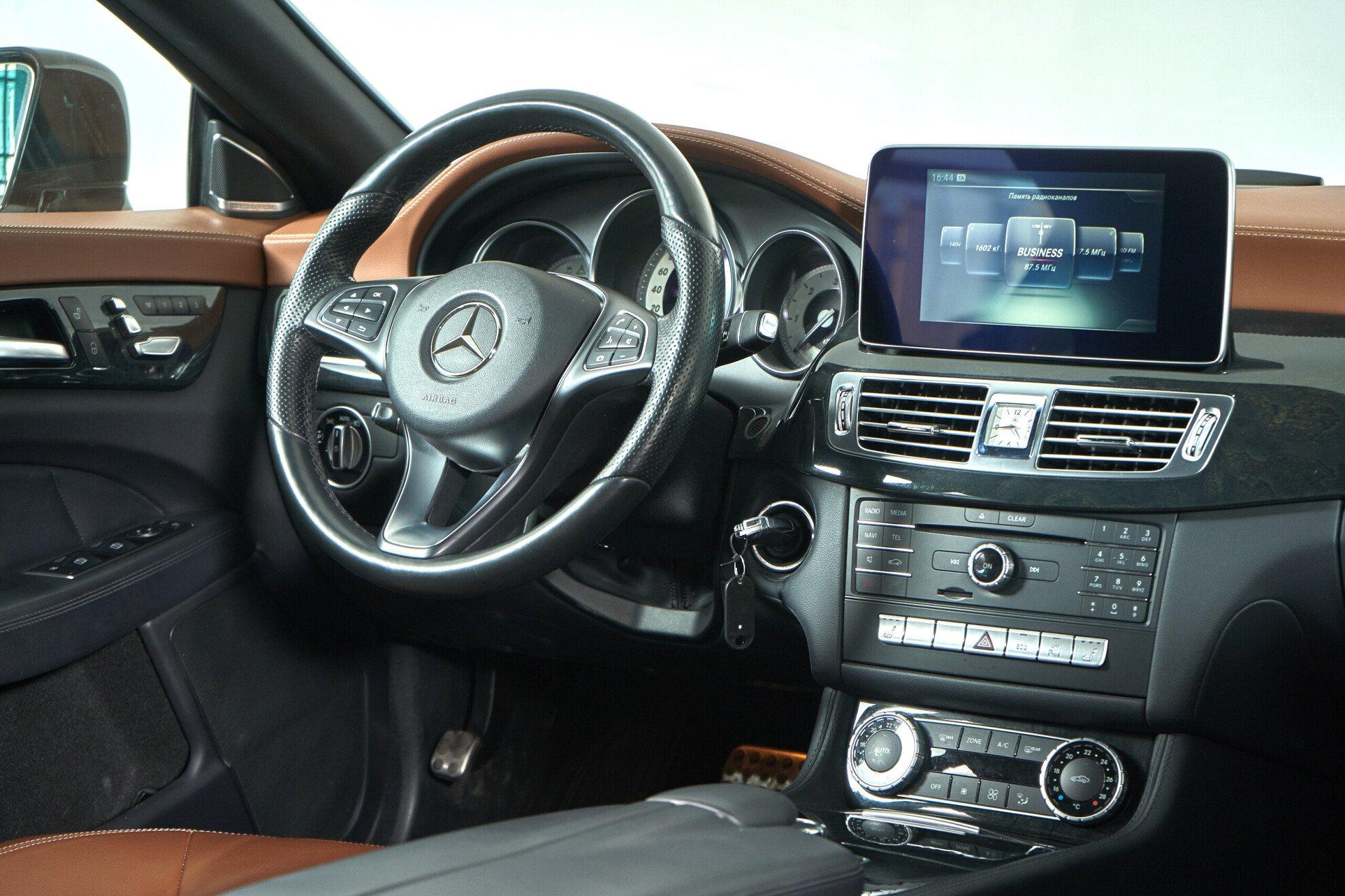 Mercedes-Benz CLS 2016, белый