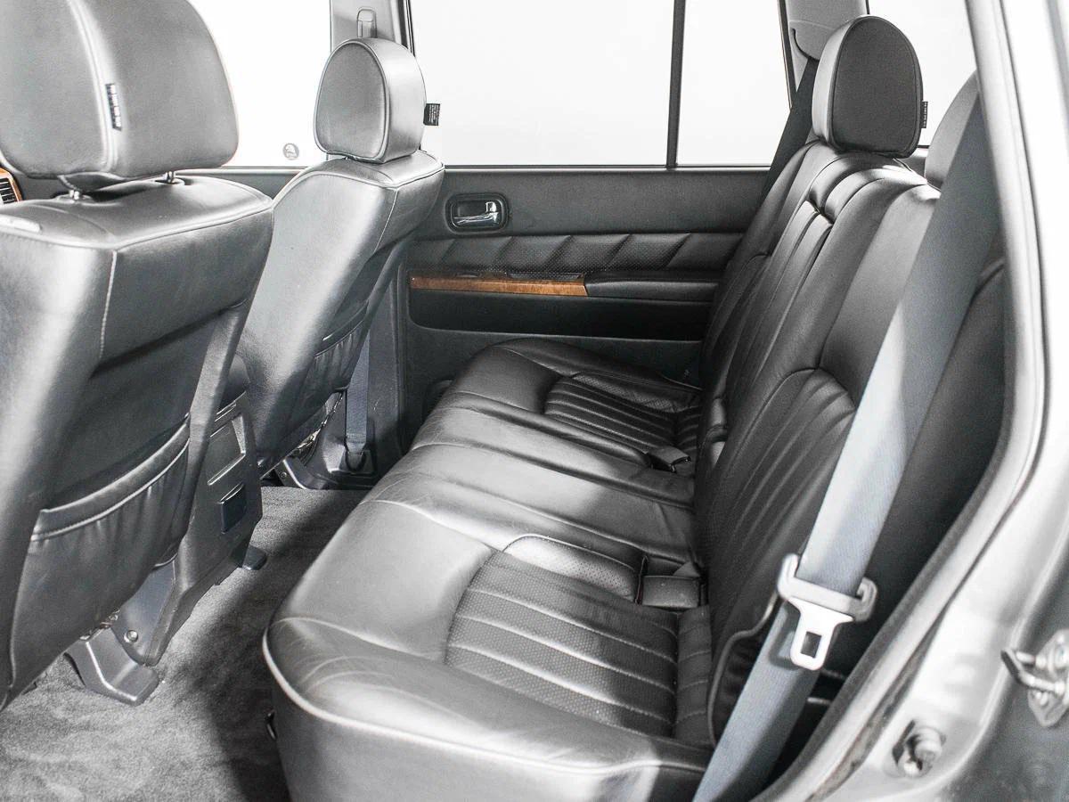 Nissan Patrol 2009, серый