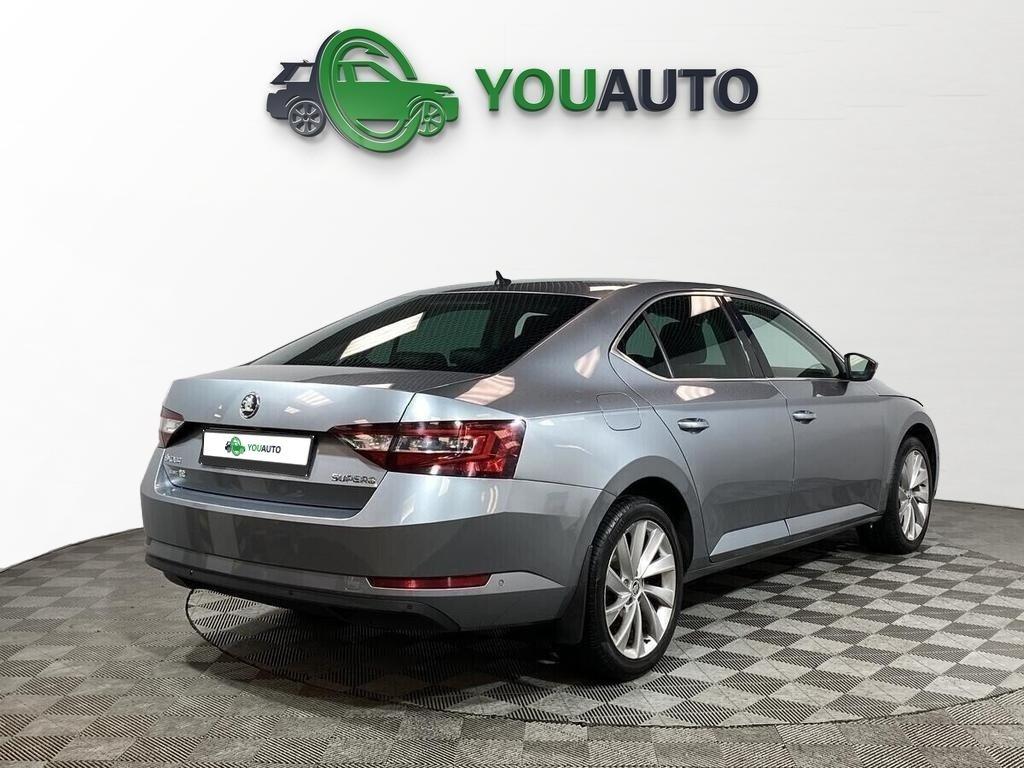Skoda Superb 2019, серебряный