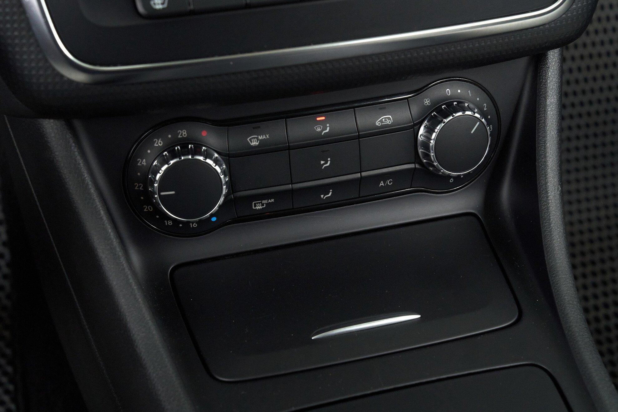 Mercedes-Benz A-Класс 2013, белый