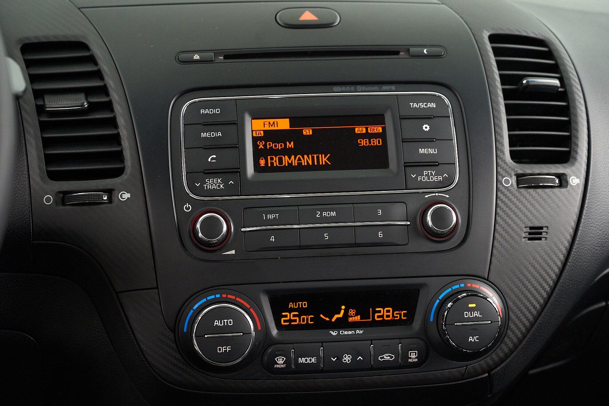 Kia Cerato 2013, белый