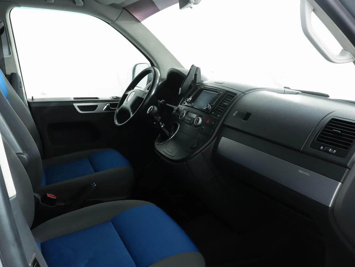 Volkswagen Multivan 2007, серебряный