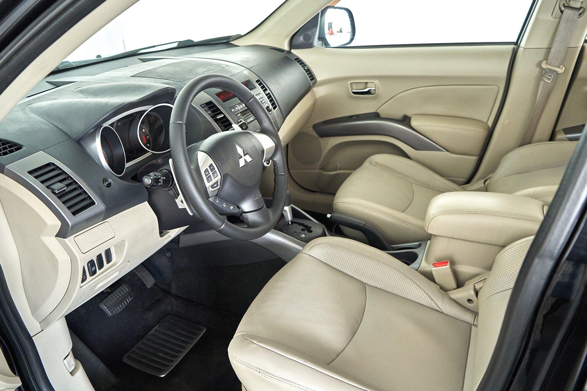 Mitsubishi Outlander 2008, черный