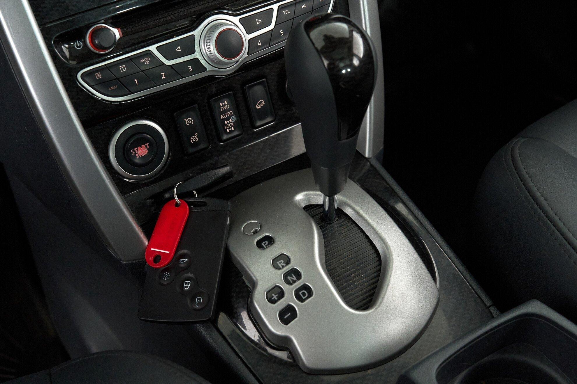 Renault Koleos 2011, черный