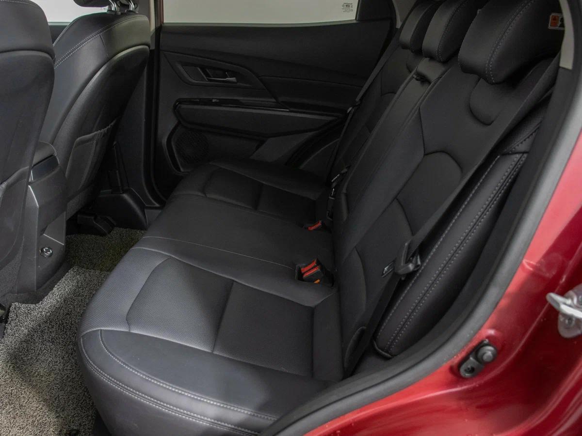 SsangYong Korando 2022, красный