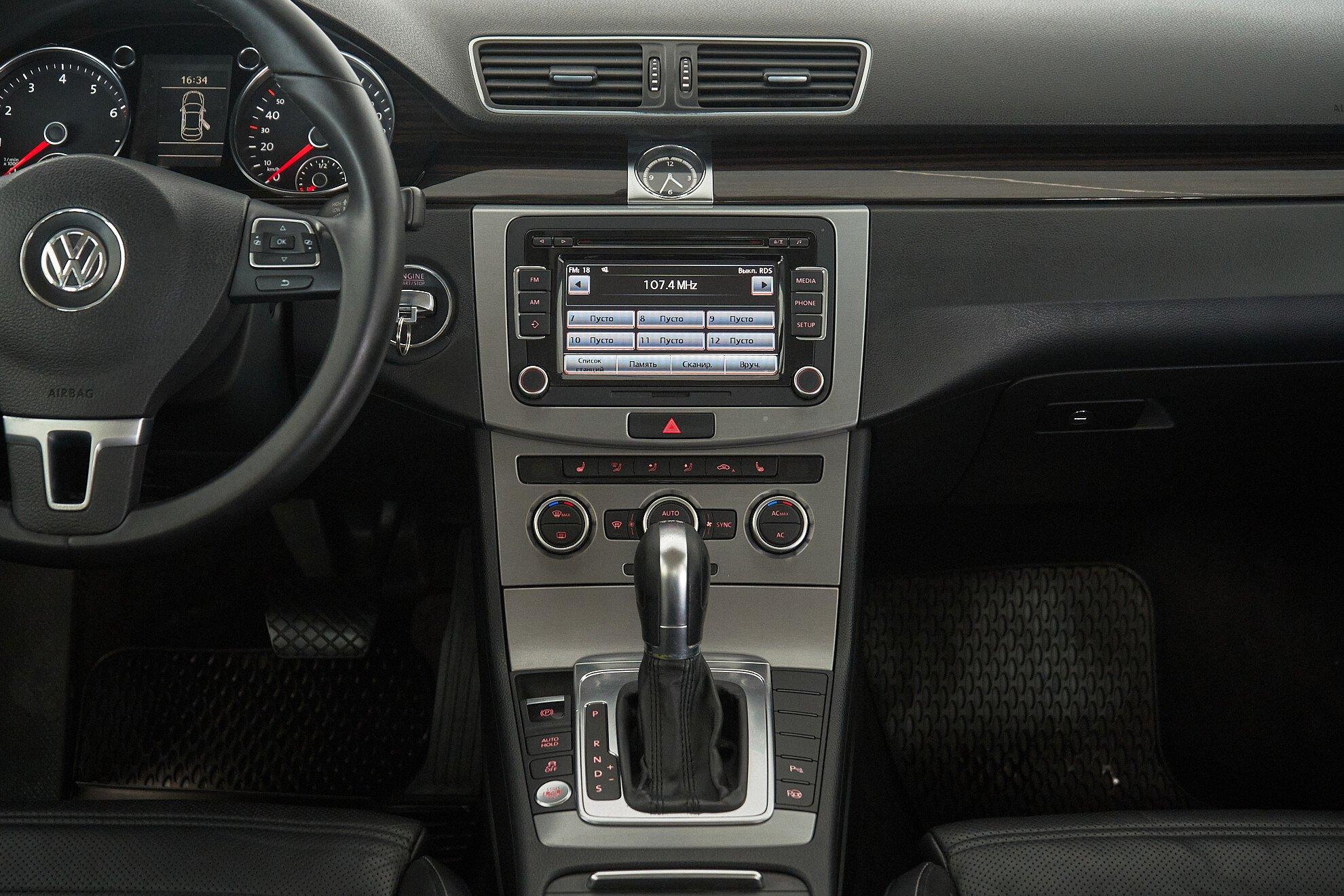Volkswagen Passat CC 2012, черный