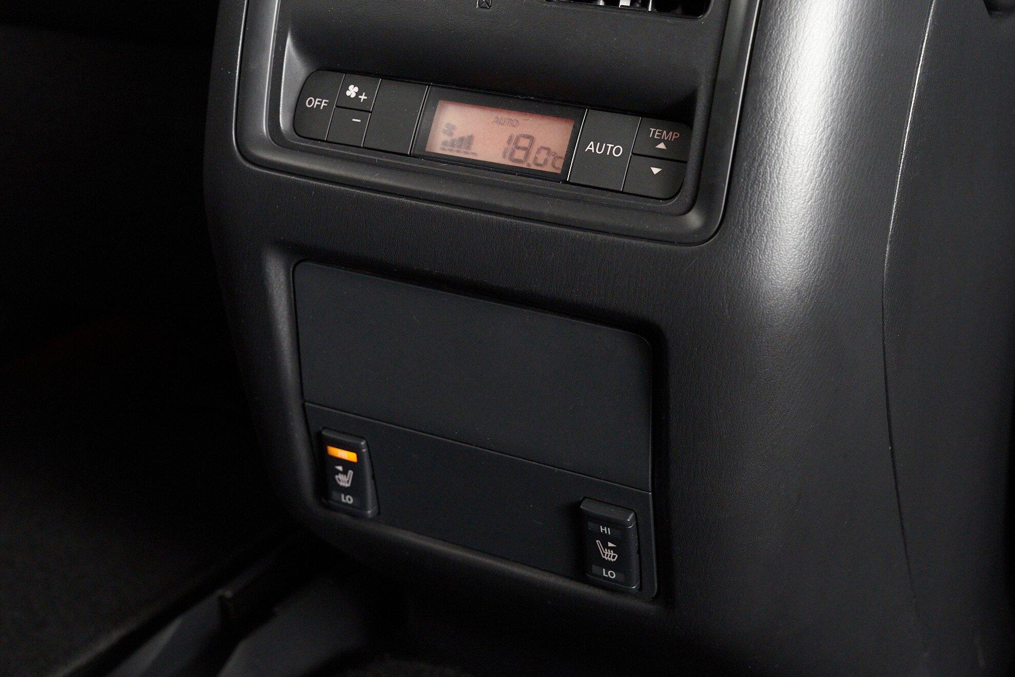 Nissan Pathfinder 2015, черный