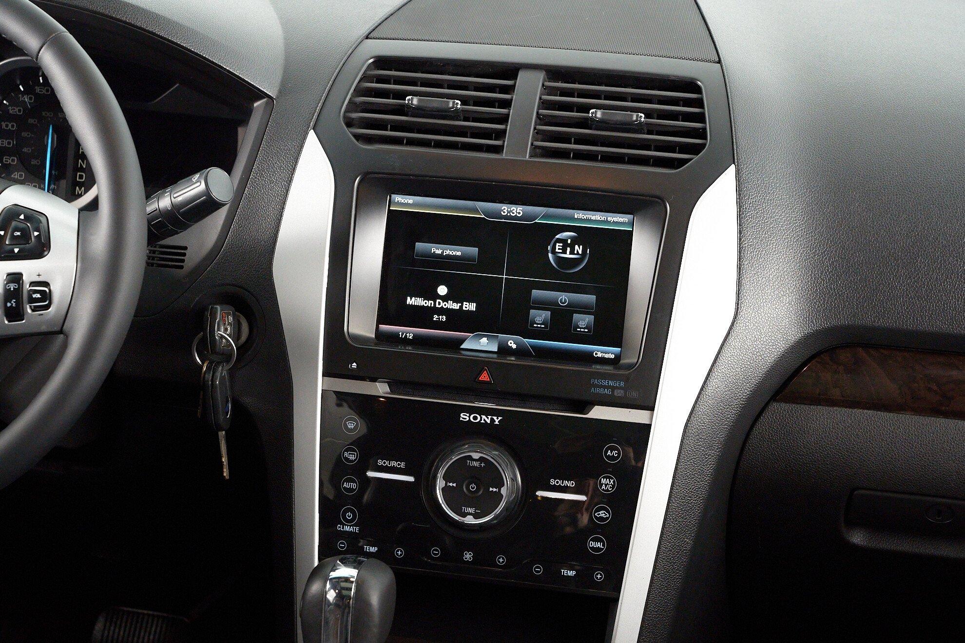 Ford Explorer 2012, серебряный