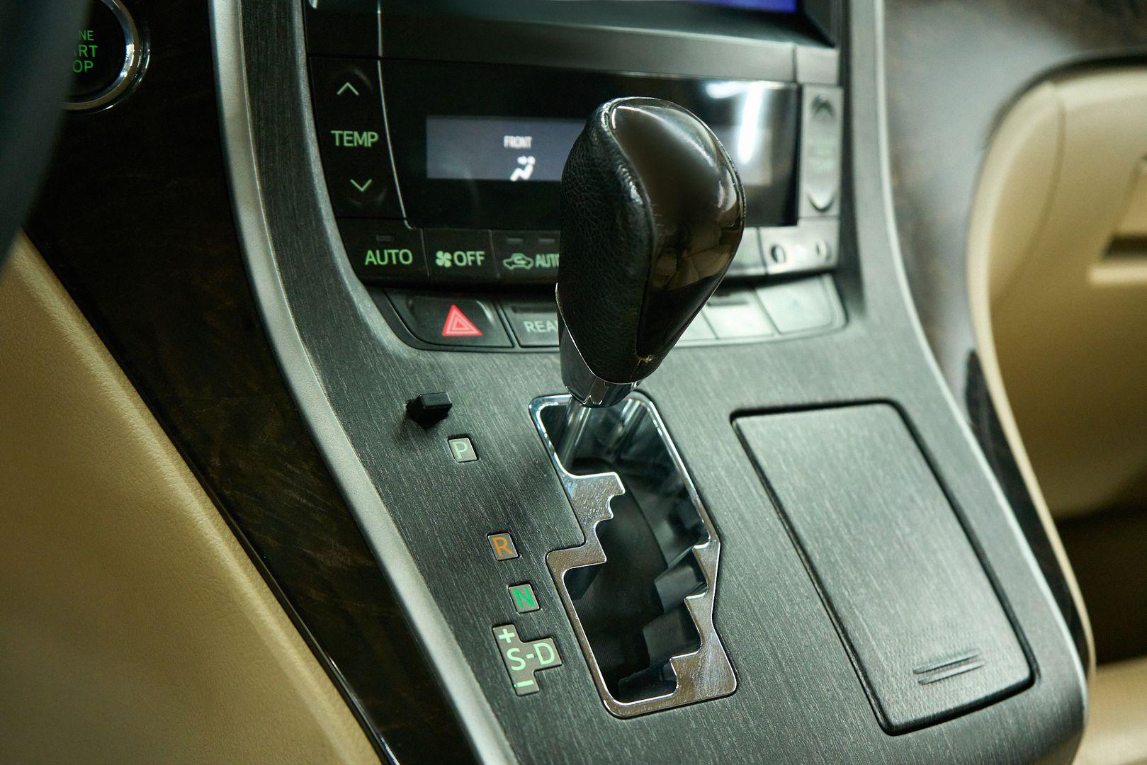 Toyota Alphard 2012, черный