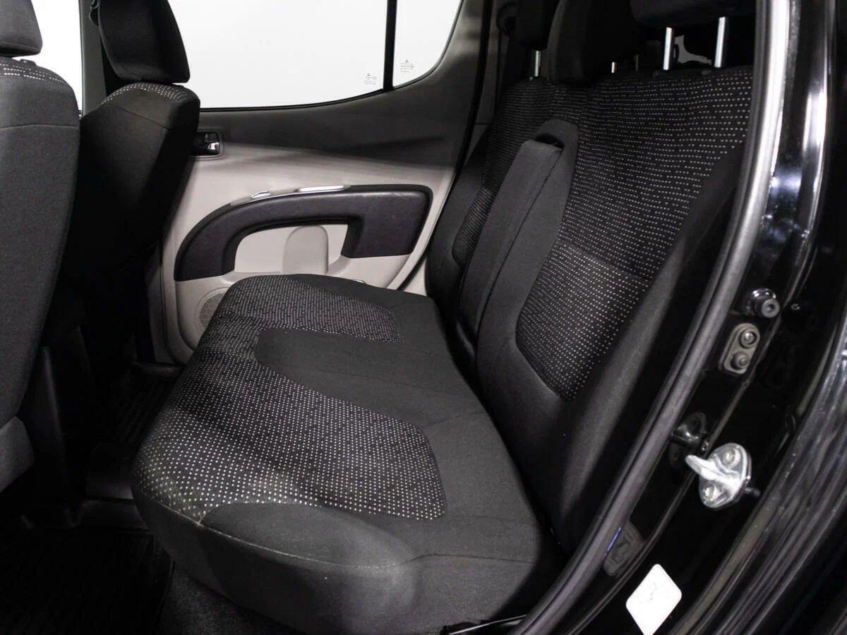 Mitsubishi L200 2013, черный