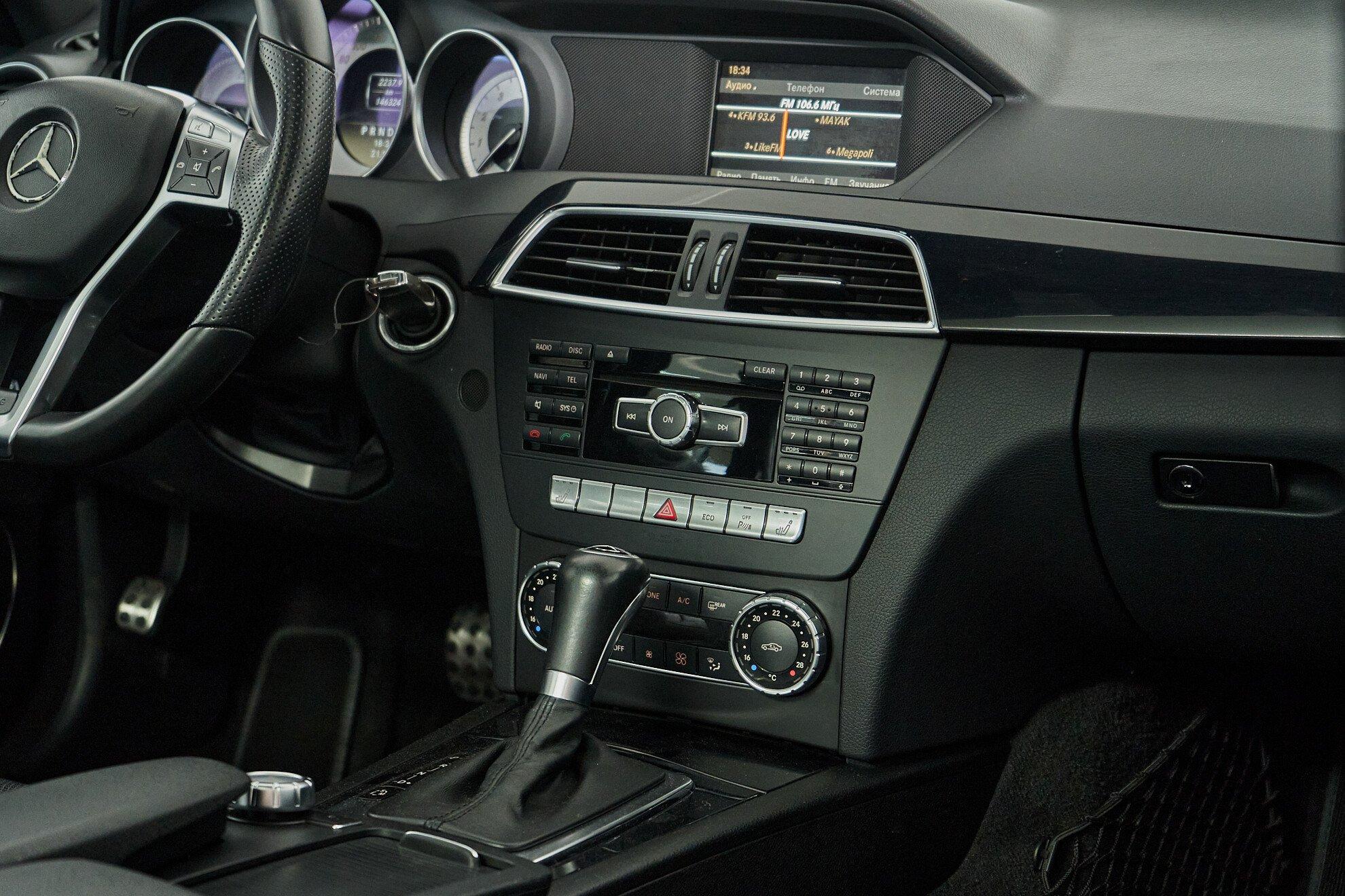 Mercedes-Benz C-Класс 2012, черный