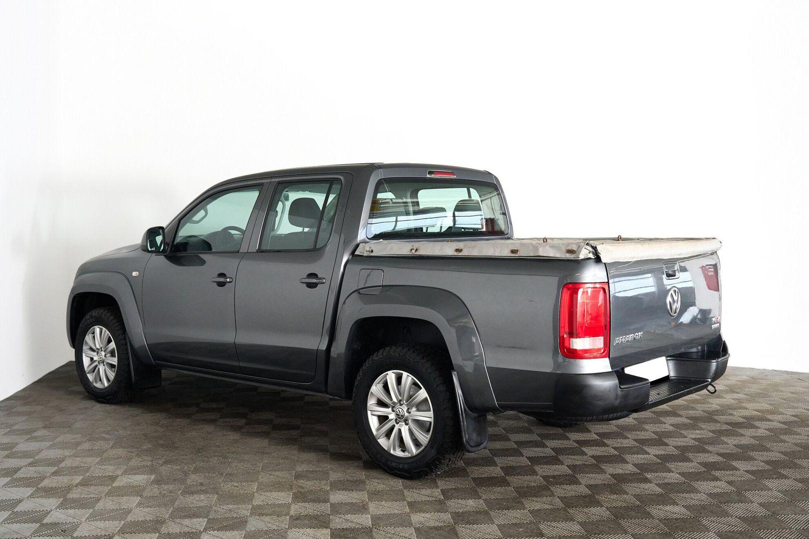 Volkswagen Amarok 2012, серый